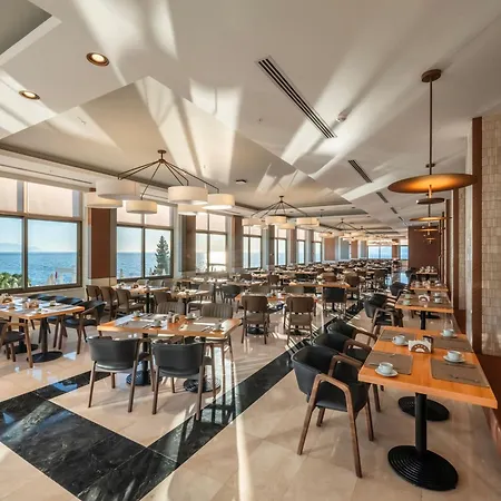 Üdülőközpont Korumar Deluxe 5*