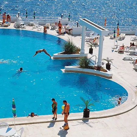 Korumar Deluxe 5* Κουσάντασι