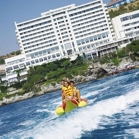 Korumar Deluxe Κουσάντασι